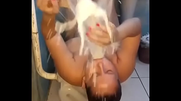 Tomei 7 Litros de Leite e Vomitei Me Afogando