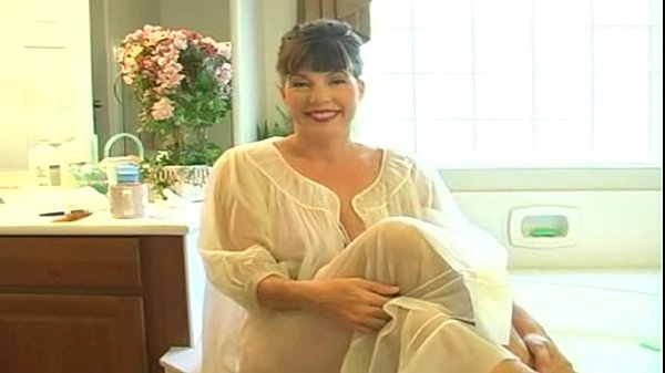 Mommy Afton – Mommy’s Bathroom