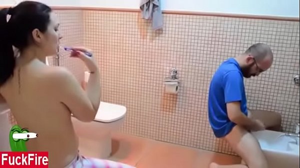 US NRI fucked Indian hotel staff girl in bathroom forcefully